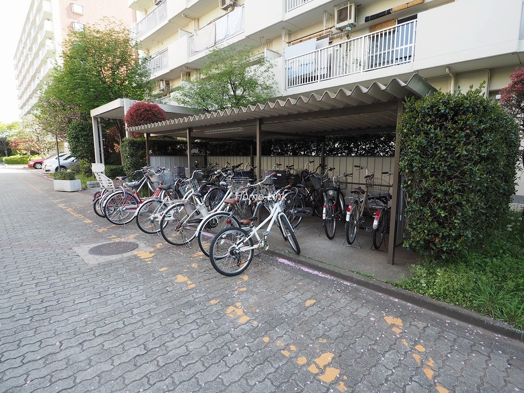 光が丘パークタウンゆりの木通り北住宅5号棟　駐輪場